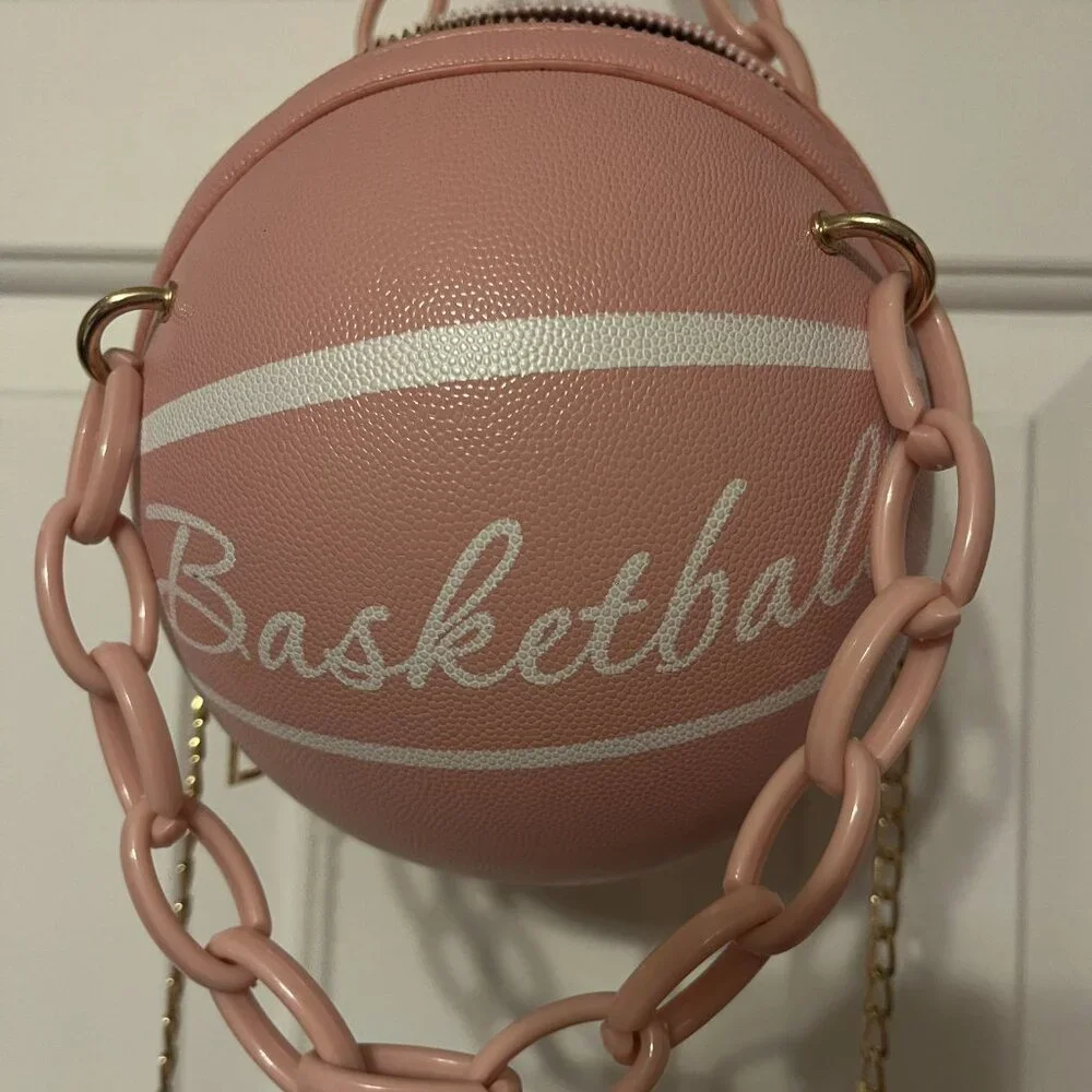 Adorable pink round basketball purse - Picture 5 of 10